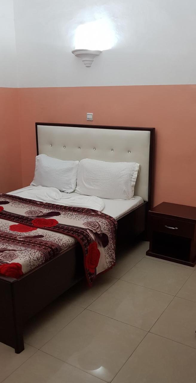 Appartements Chez Léo Brazzaville Extérieur photo